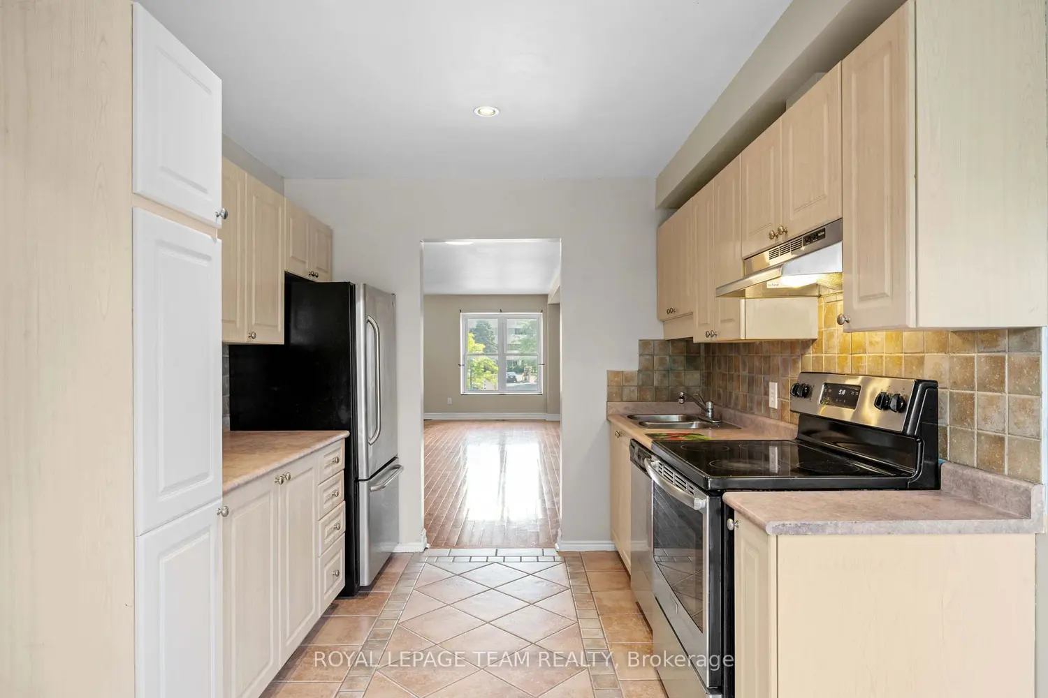 91 Thornbury Crescent photo 5