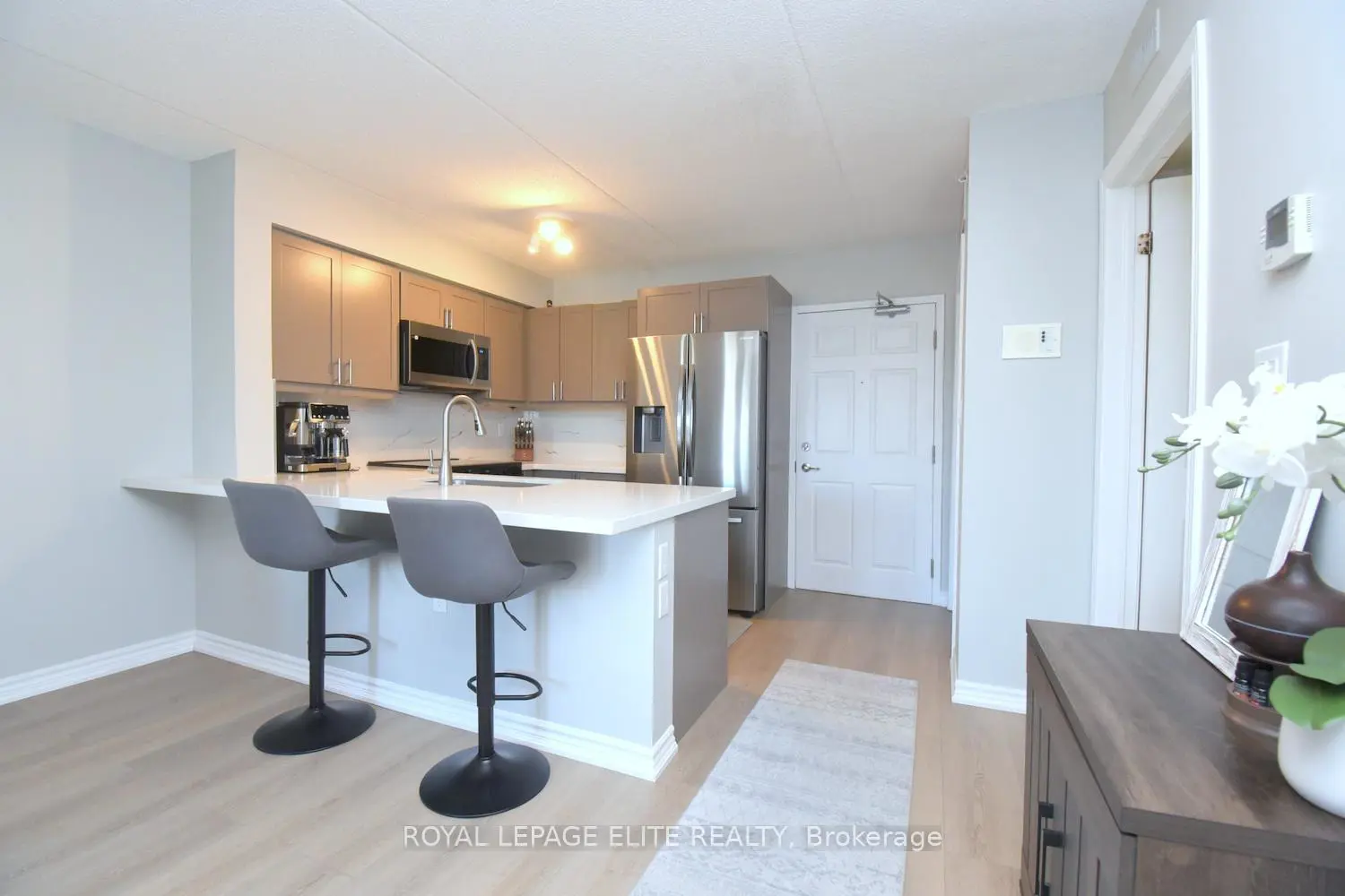 1380 Main Street 303 photo 4
