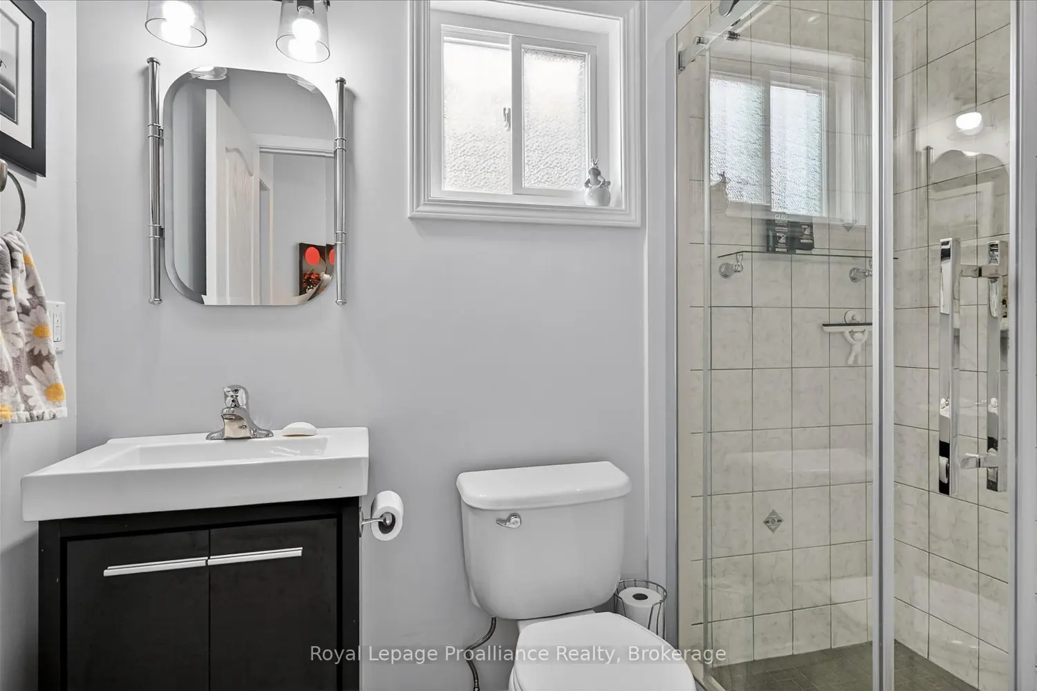 645 Goodwin Terrace photo 4