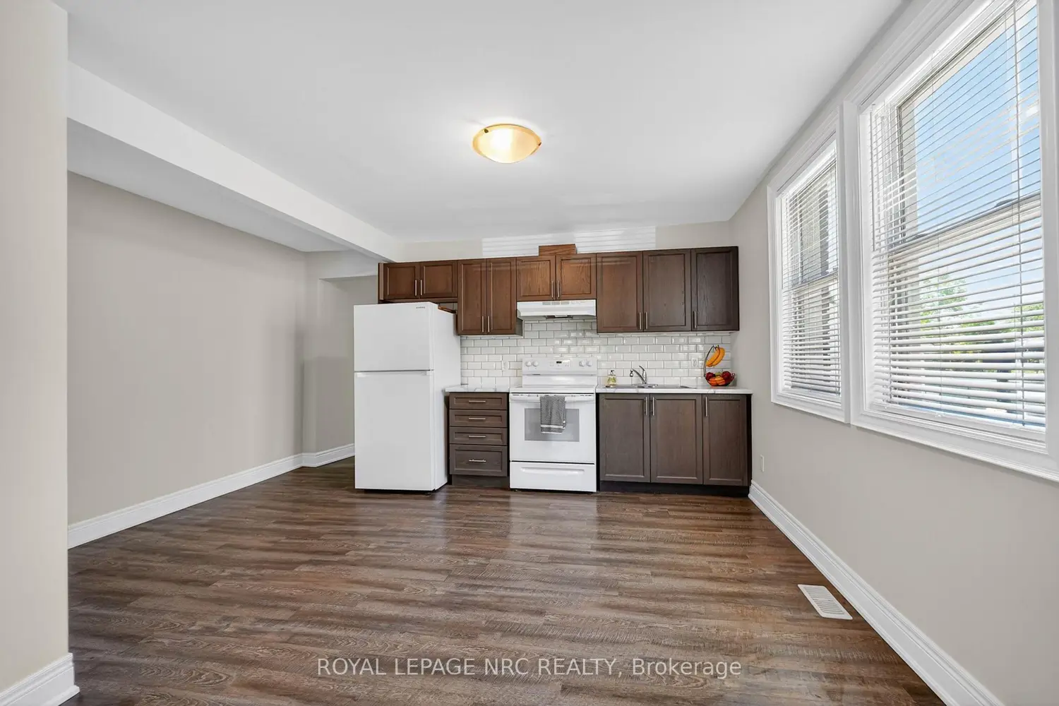 185 Catherine Street photo 5