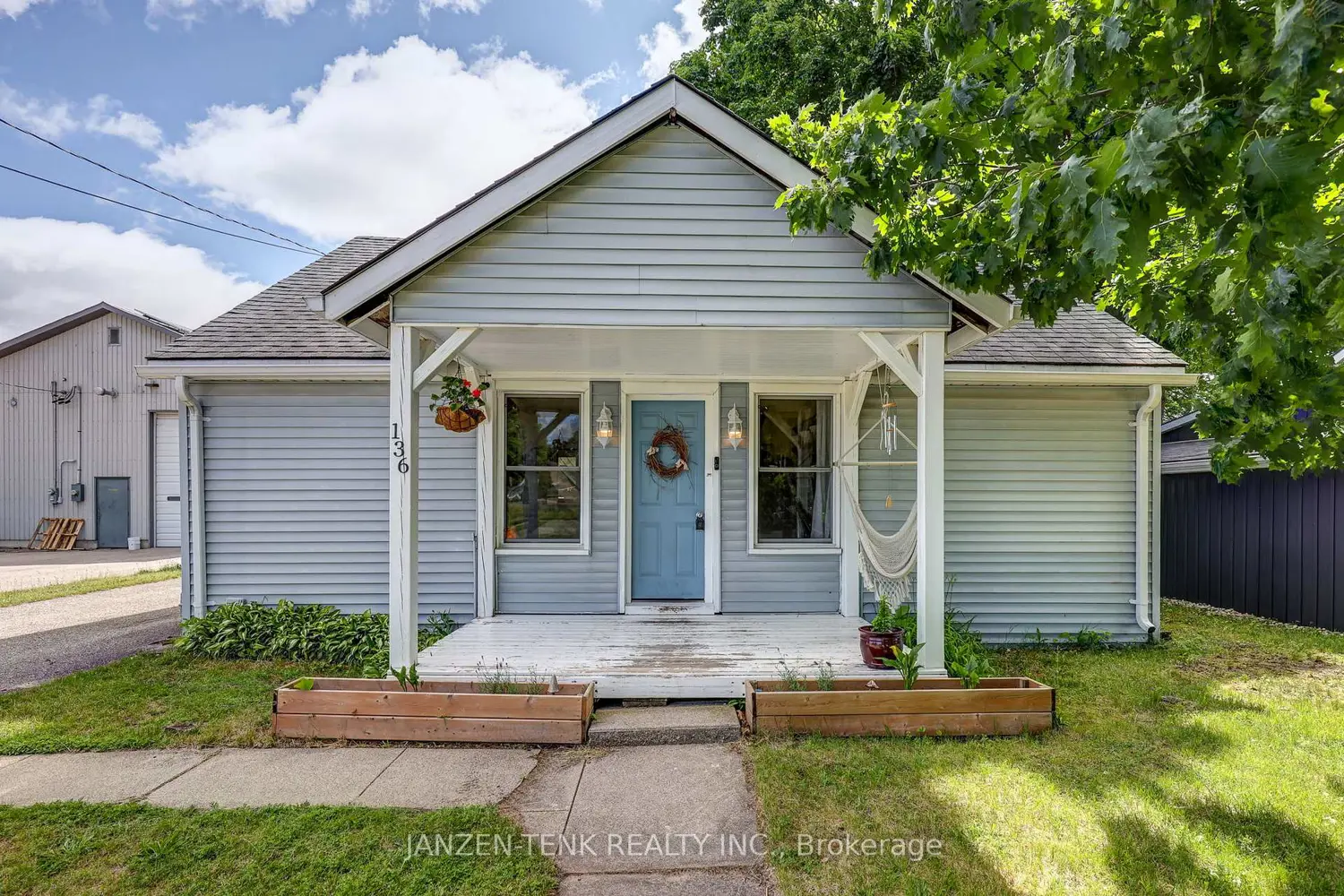 136 King Street photo 2