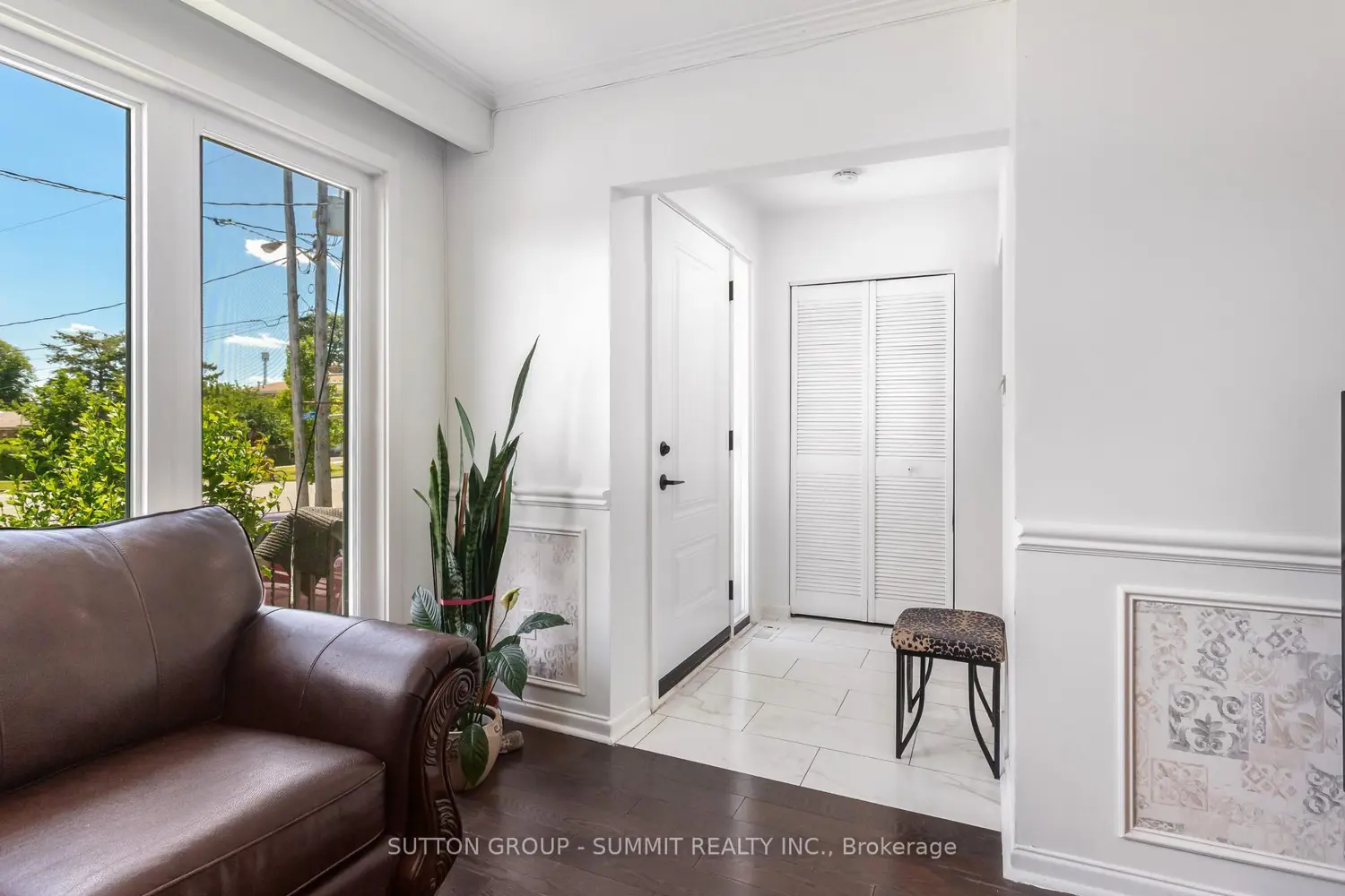 109 Elnathan Crescent photo 4