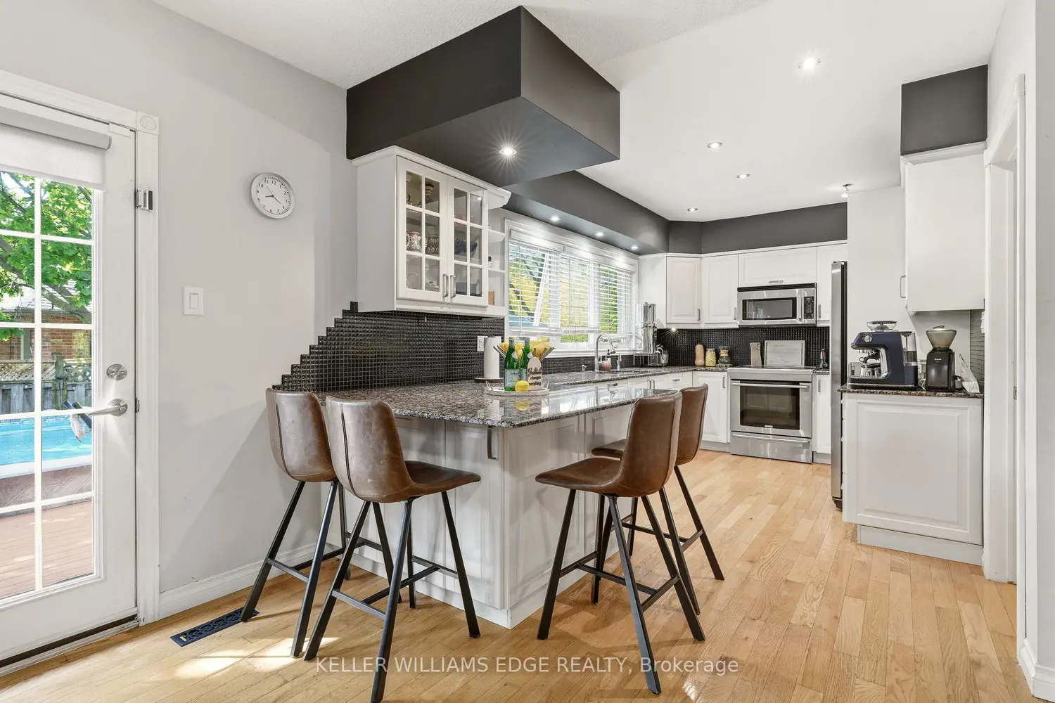 149 Cove Crescent photo 3
