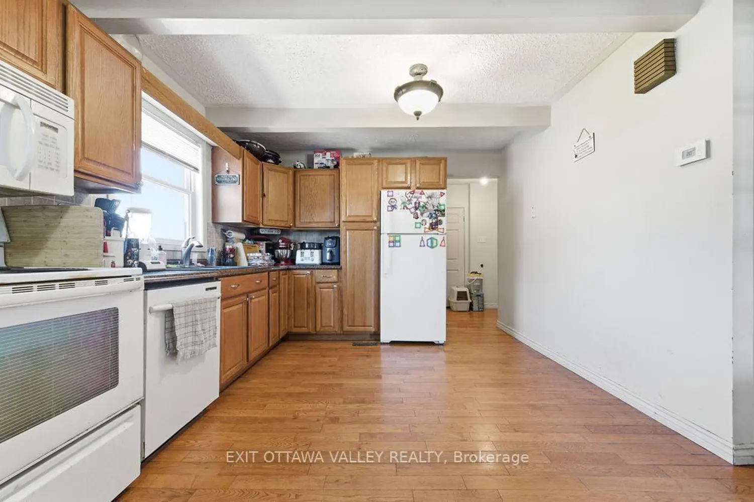 341 Craig Street photo 4