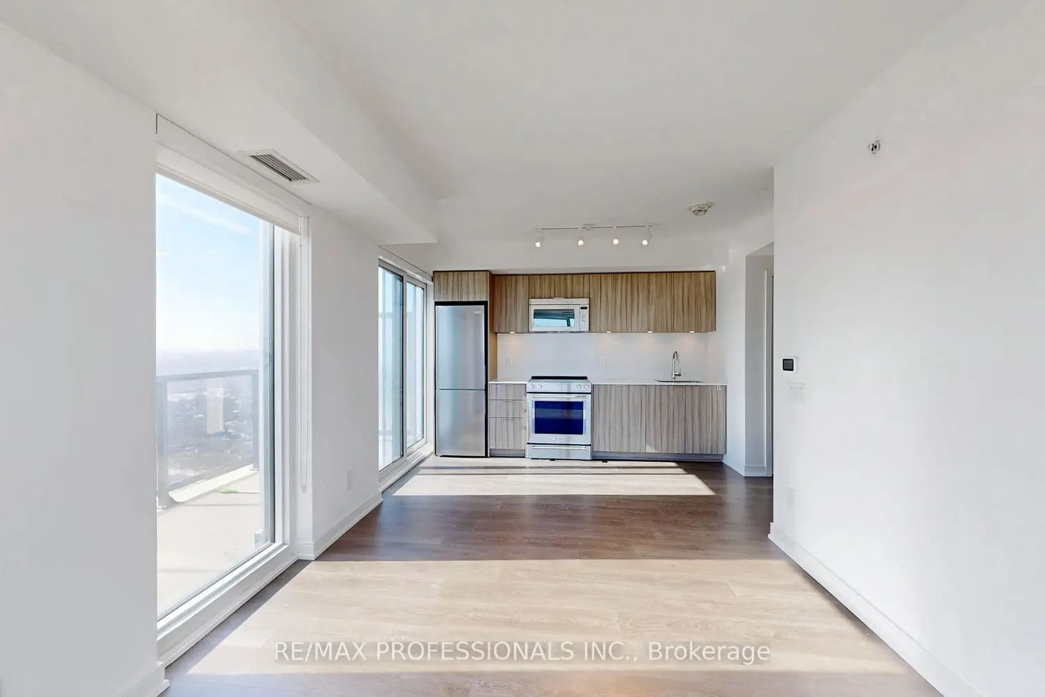 30 Samuel Wood Way 2410 photo 3