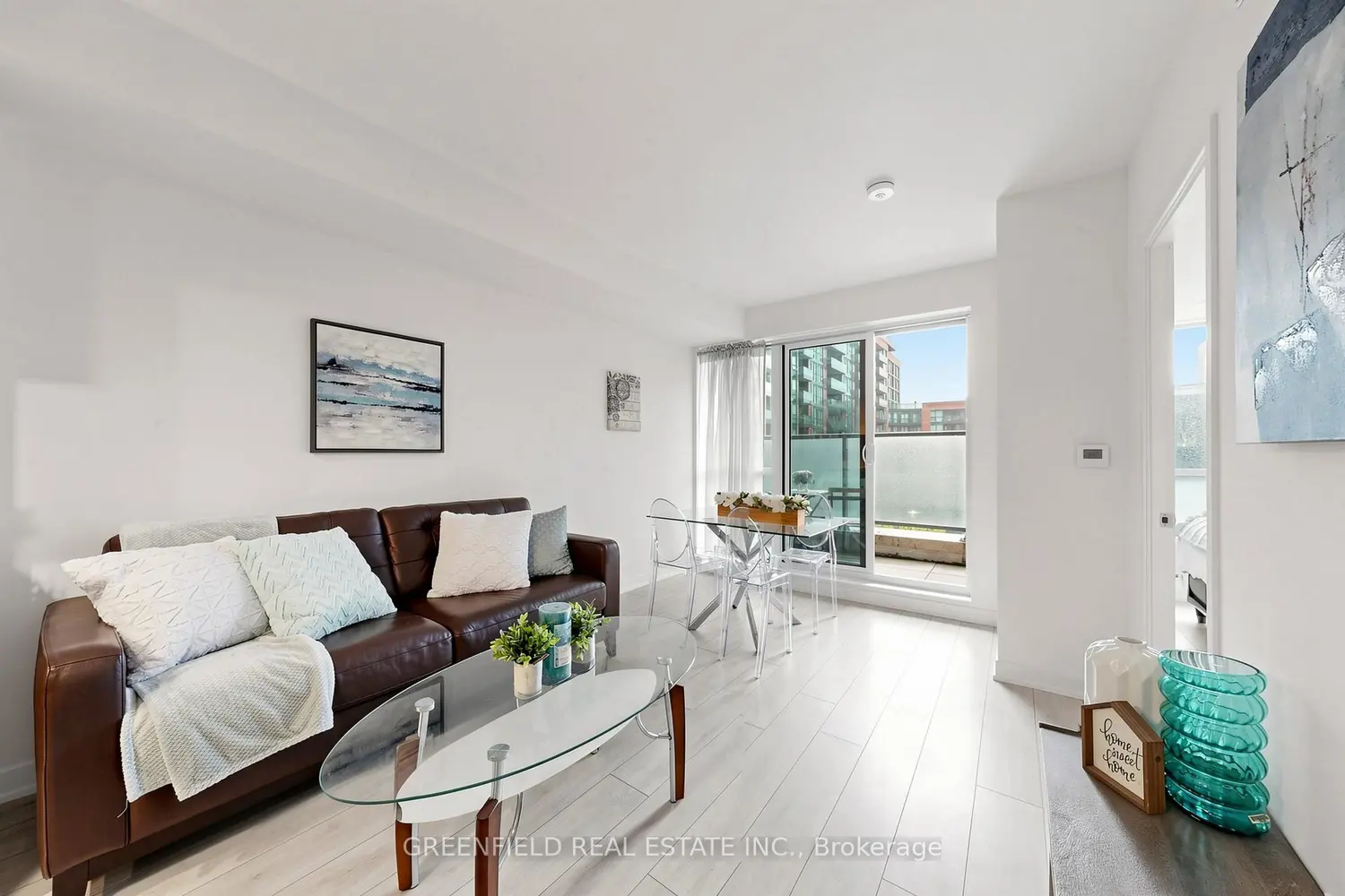 31 Tippett Road 333 photo 2