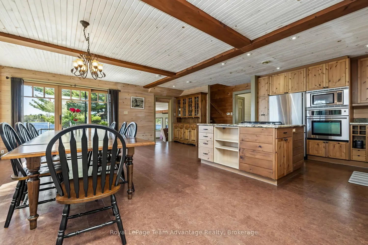 121 Rattlebear Drive photo 2