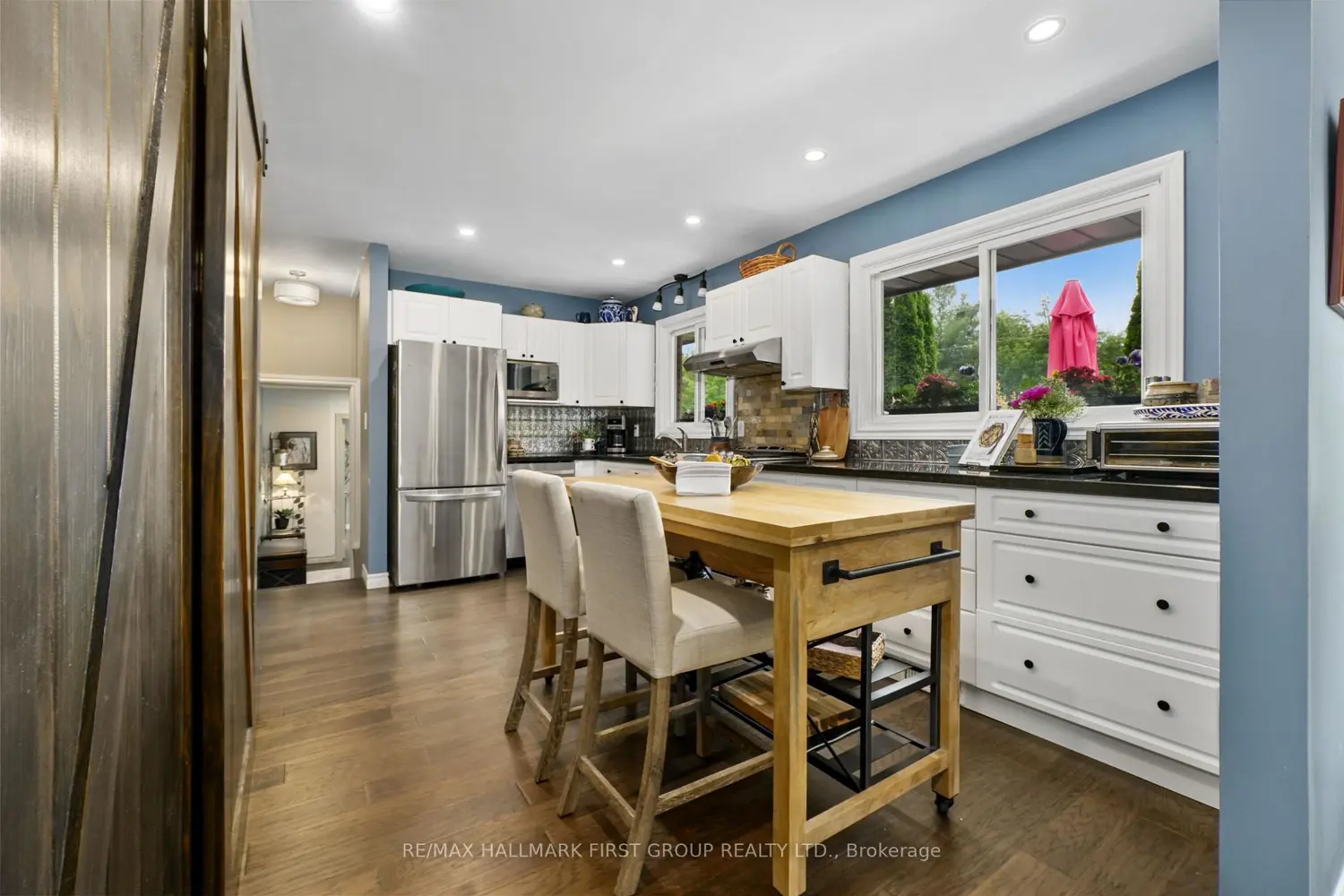 8310 Smylie Road photo 4