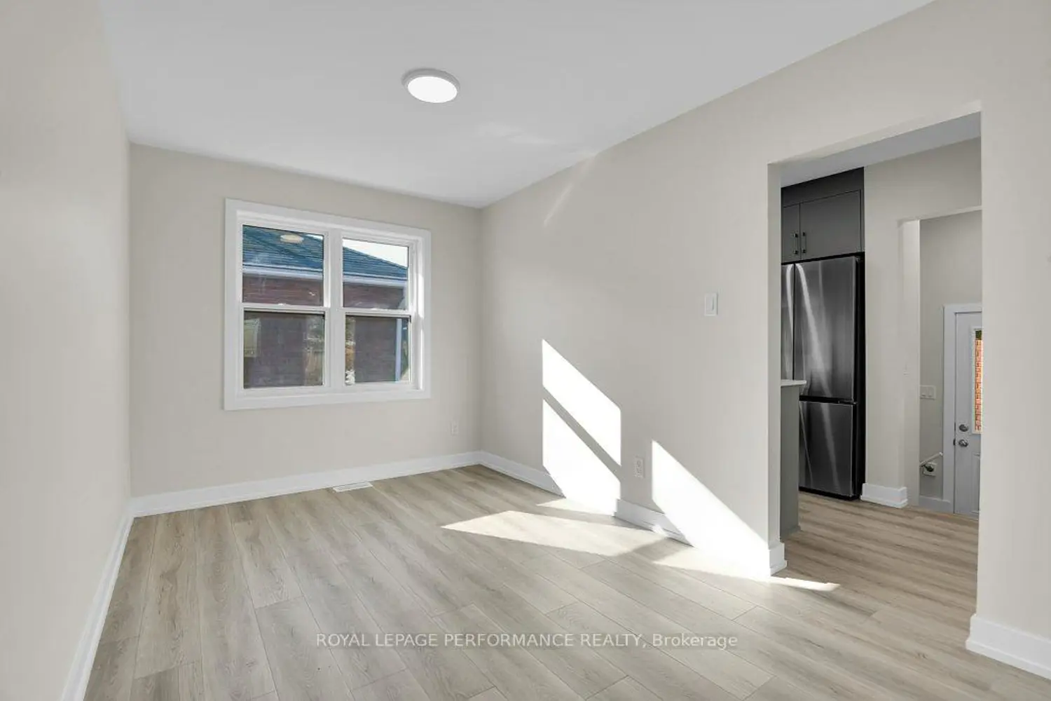 624 Clarke Avenue photo 5