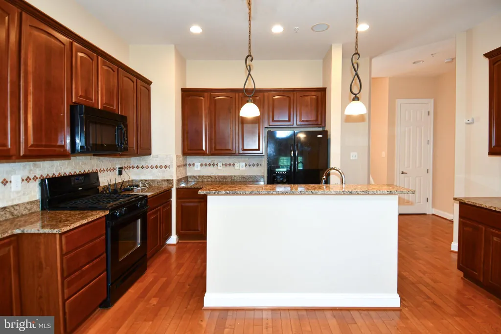 589 Cedar Spring Street, Gaithersburg, MD 20877 photo 5