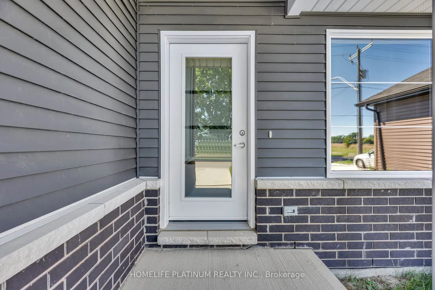 143 Howard Road photo 2