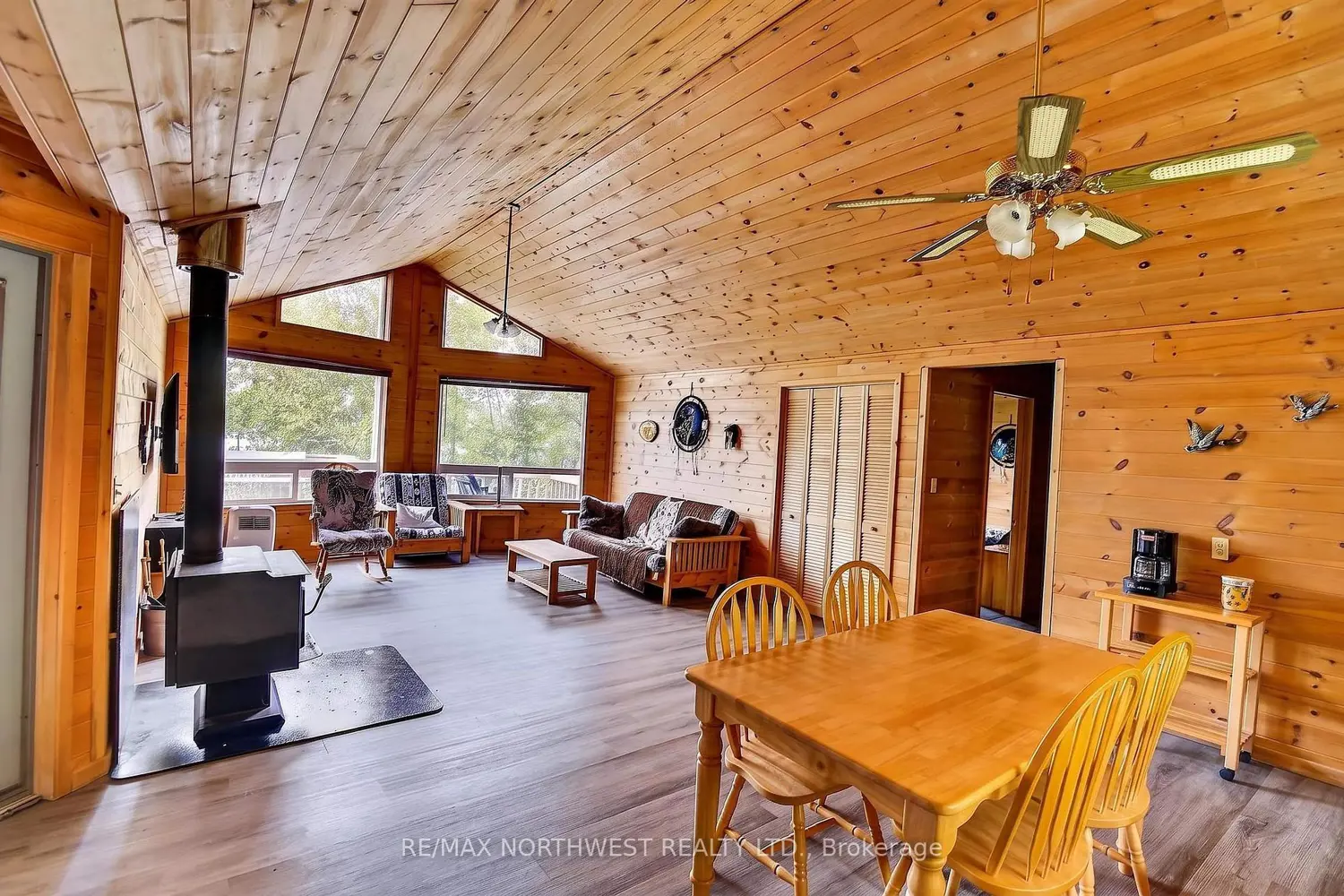 2747 Moore Bay photo 3