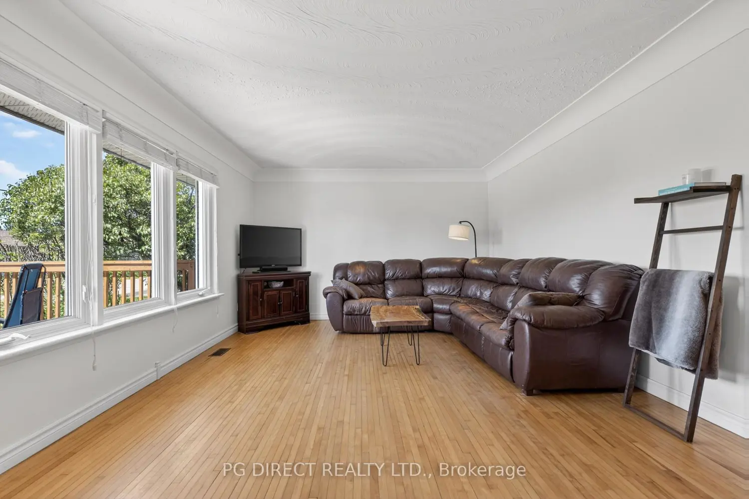 140 Blake Avenue photo 3