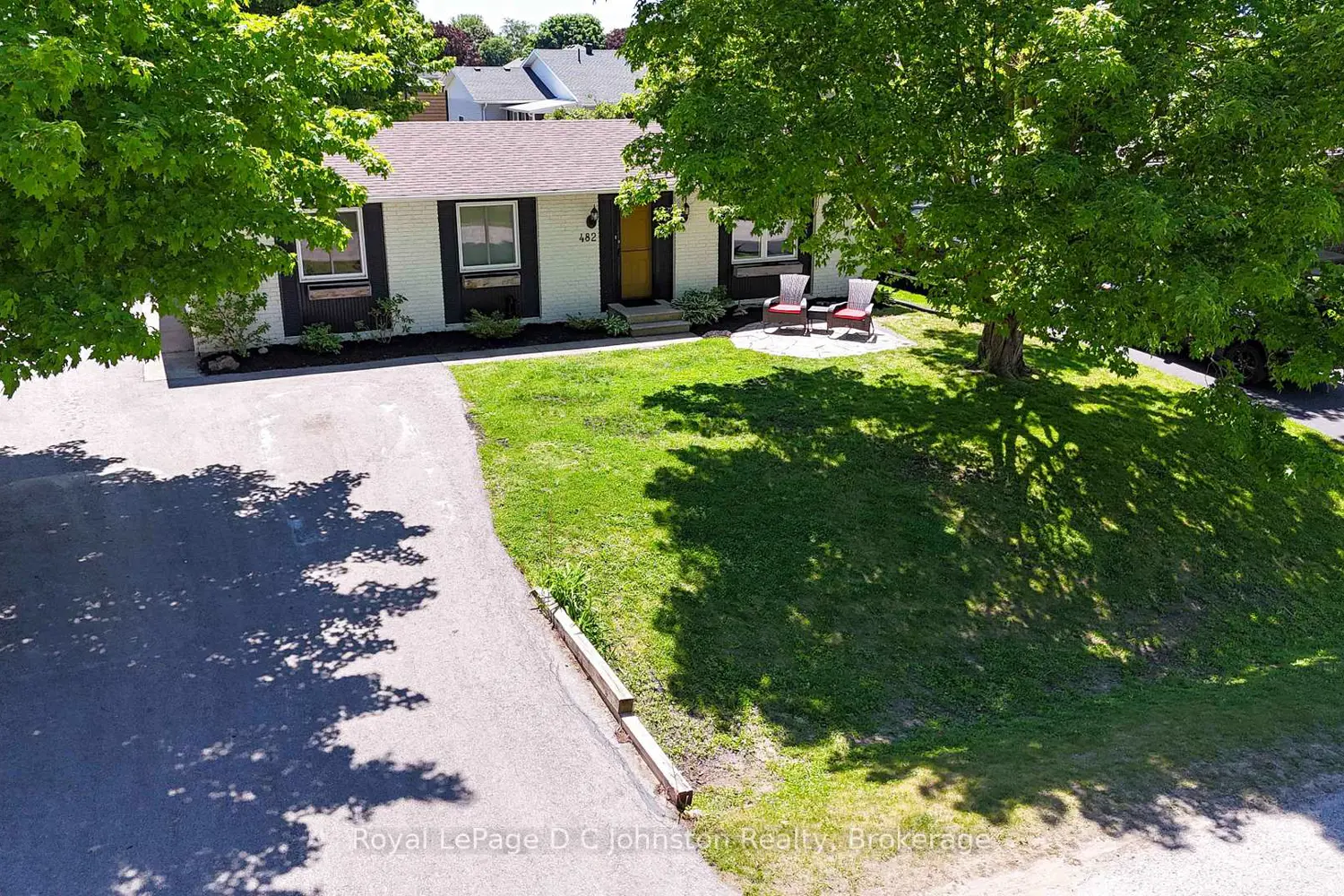 482 Provincial Street photo 2