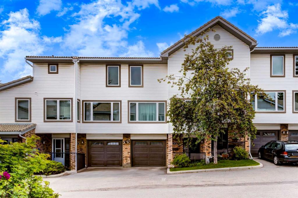 88 Coachway Gardens SW, Calgary, AB, T3H 2V9
