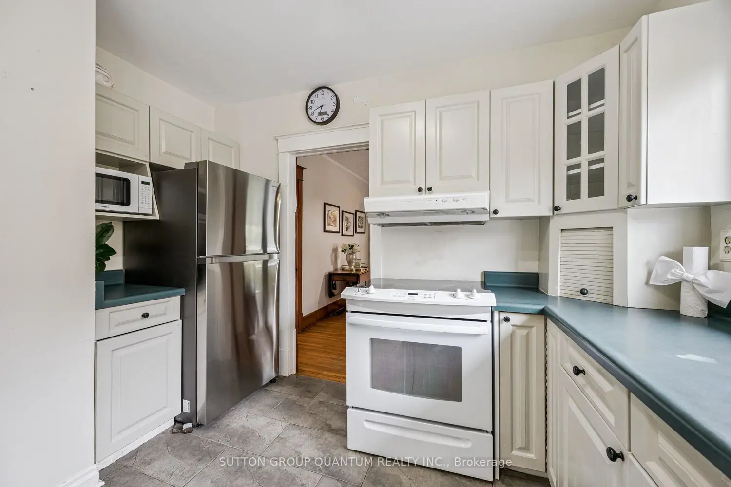2085 Emerald Crescent photo 5