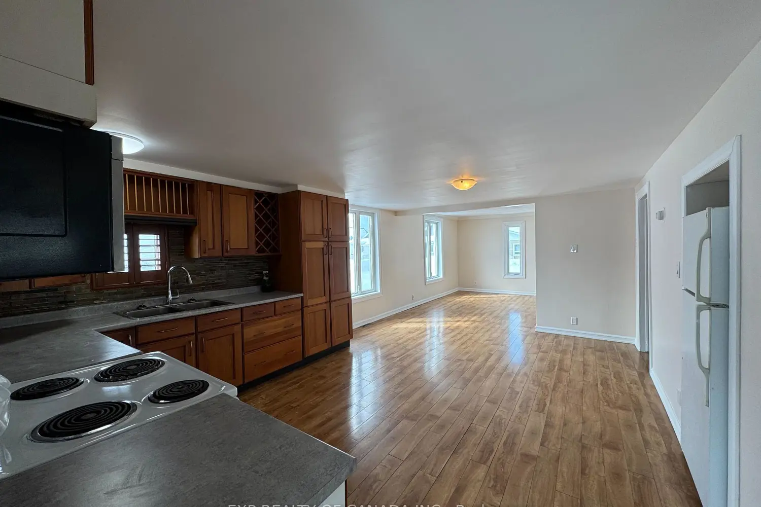 148 Elm Street photo 5