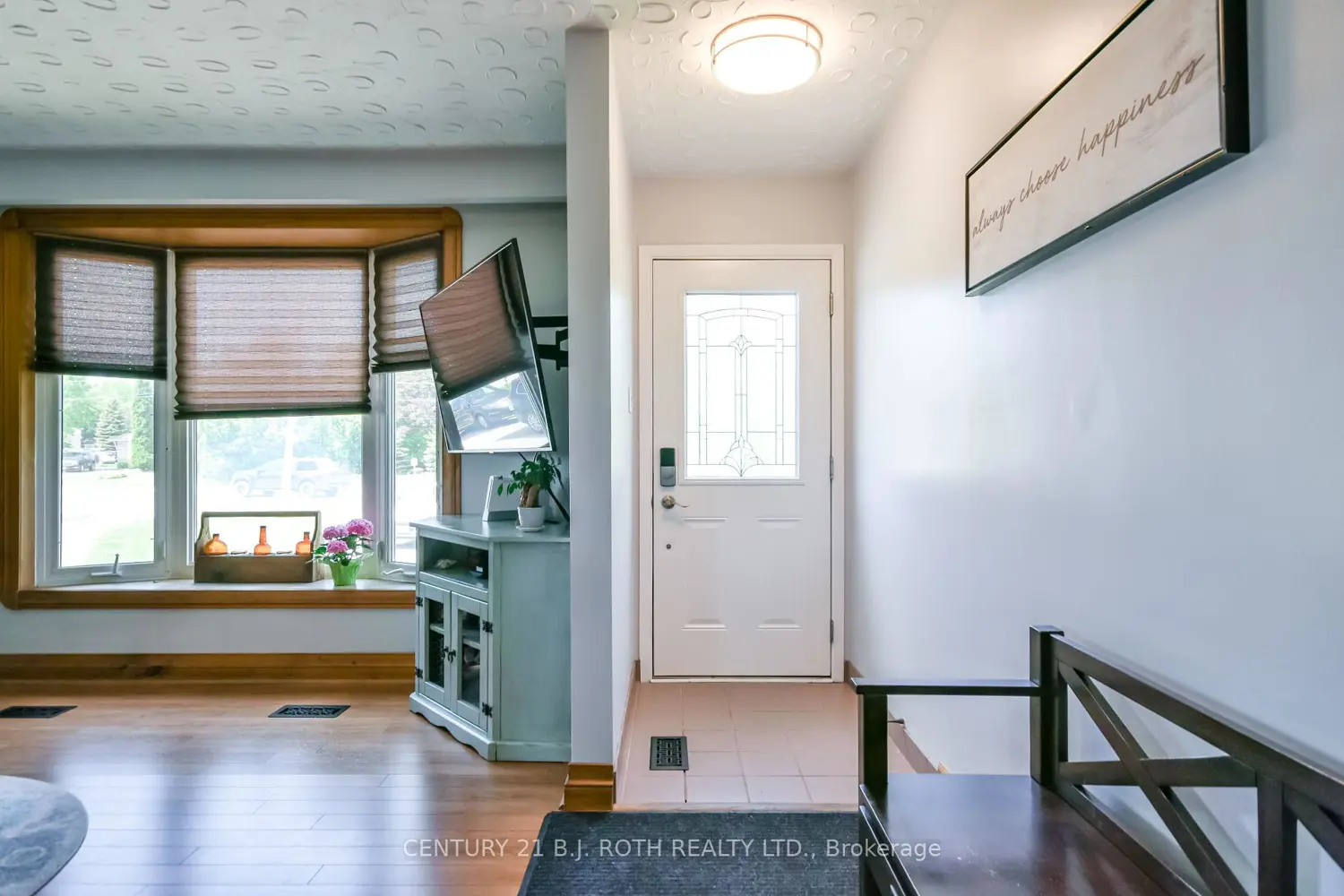 671 Simcoe Road photo 4