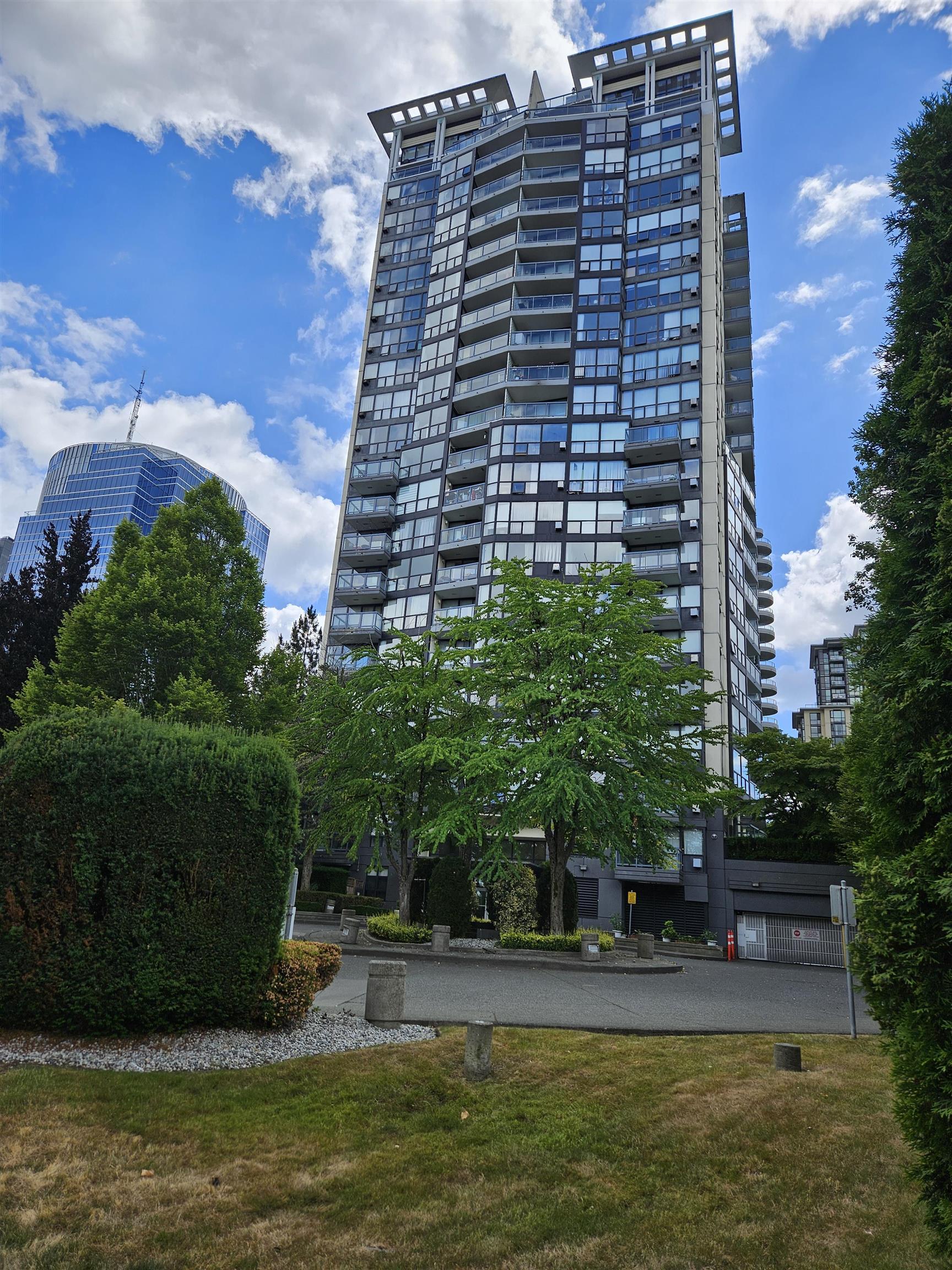 1105-10899 University Drive, Surrey, BC, V3T 5V2