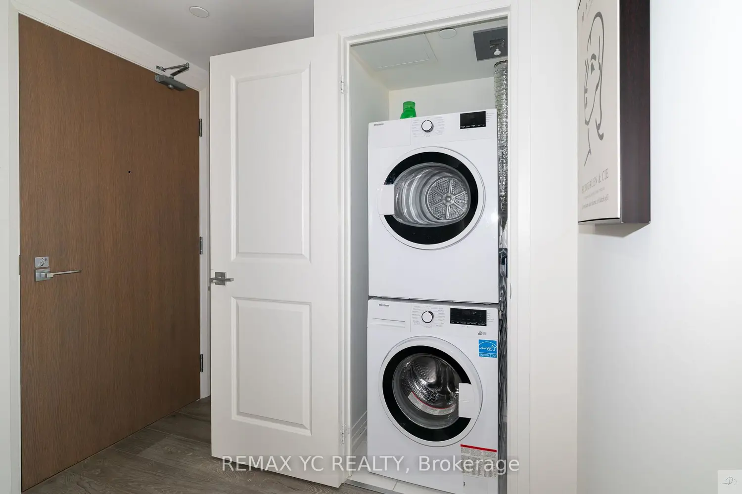 251 Jarvis Street 512 photo 3