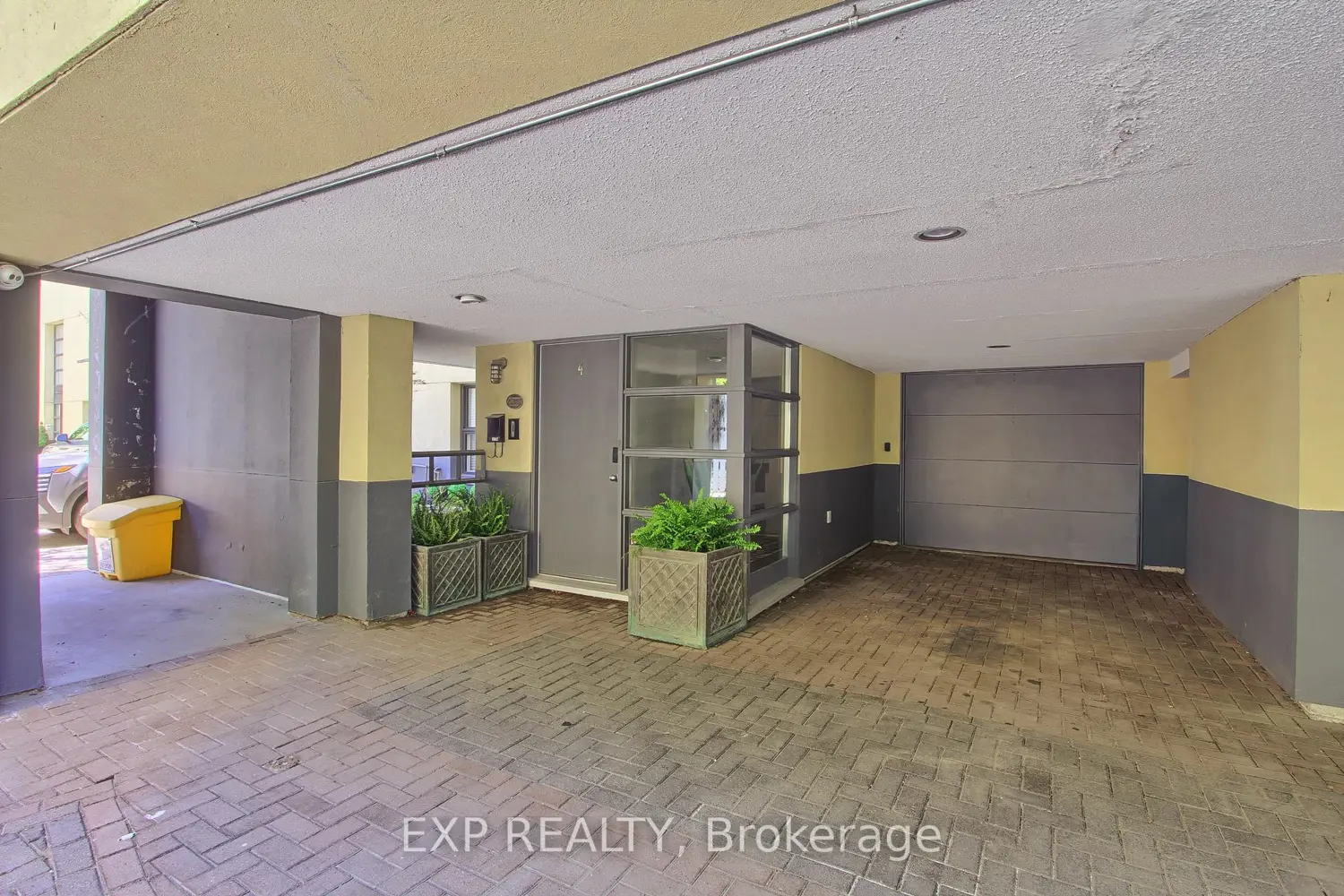306 Sackville Street 4 photo 3
