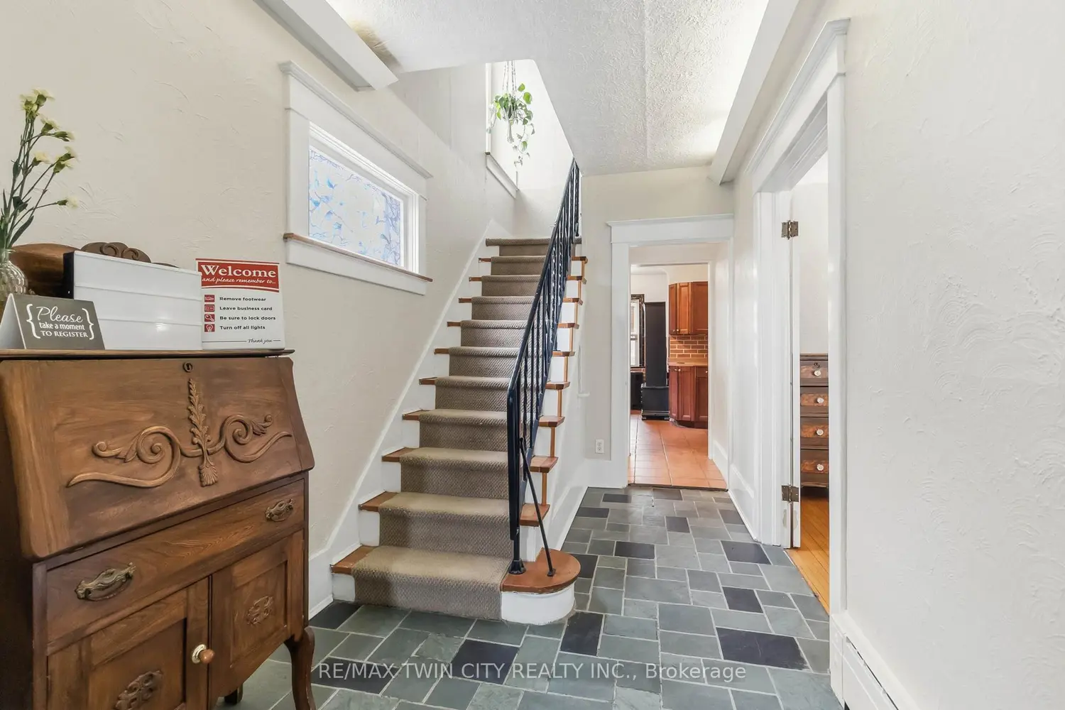 209 Grand River Street photo 4