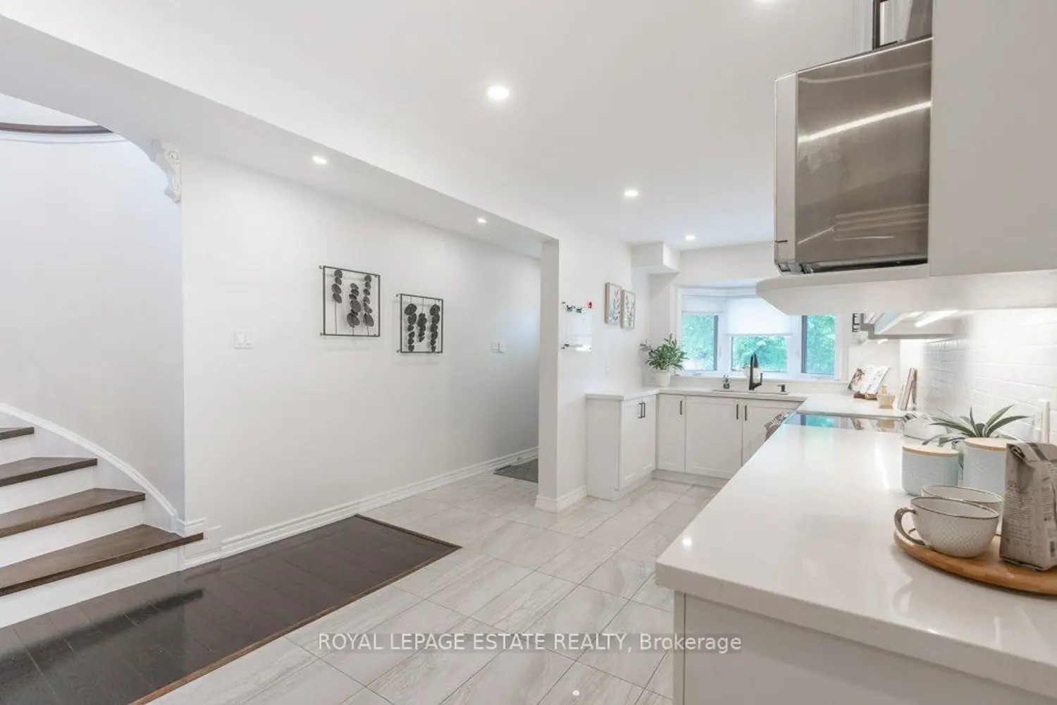 539 Galaxy Court photo 5