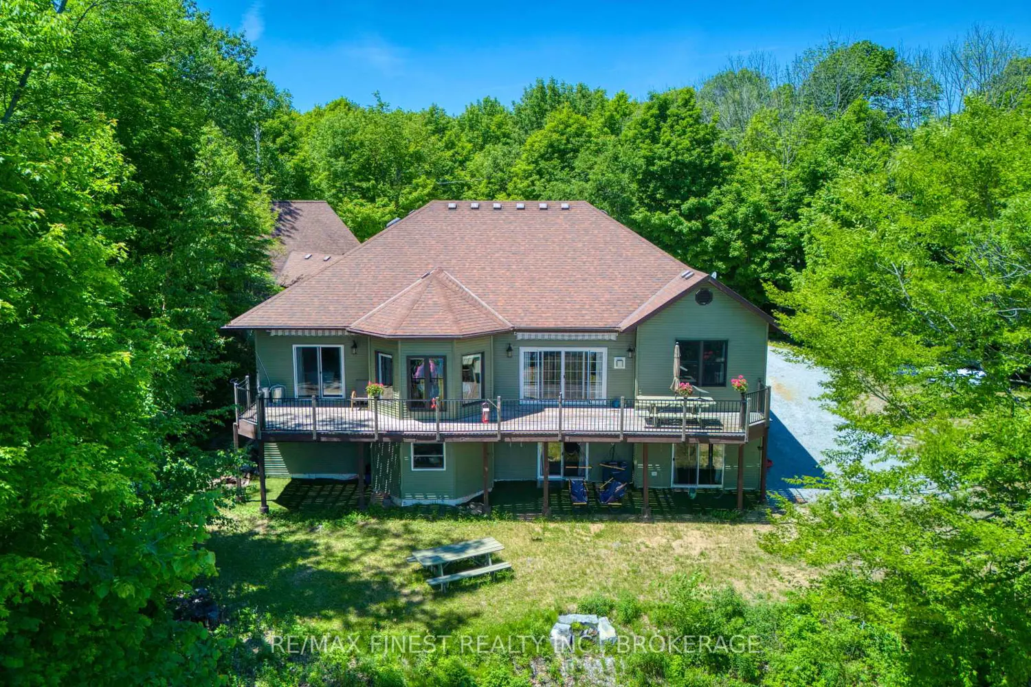 1252 Clement Road photo 3