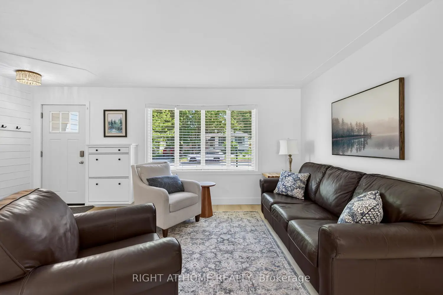 670 Glengyle Crescent photo 4
