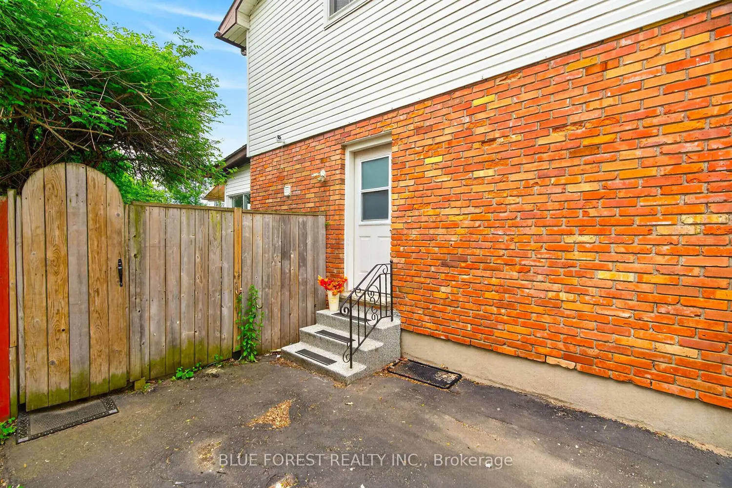 67 Breckenridge Crescent photo 3