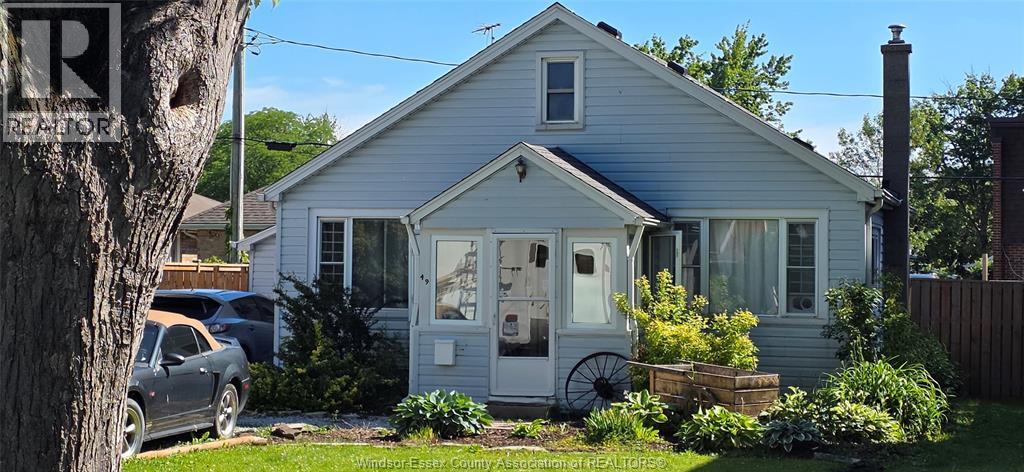 49 Maple Row, Essex, ON, N8M2T8