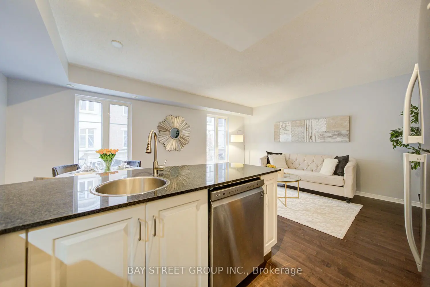 30 Western Battery Road 333 photo 2
