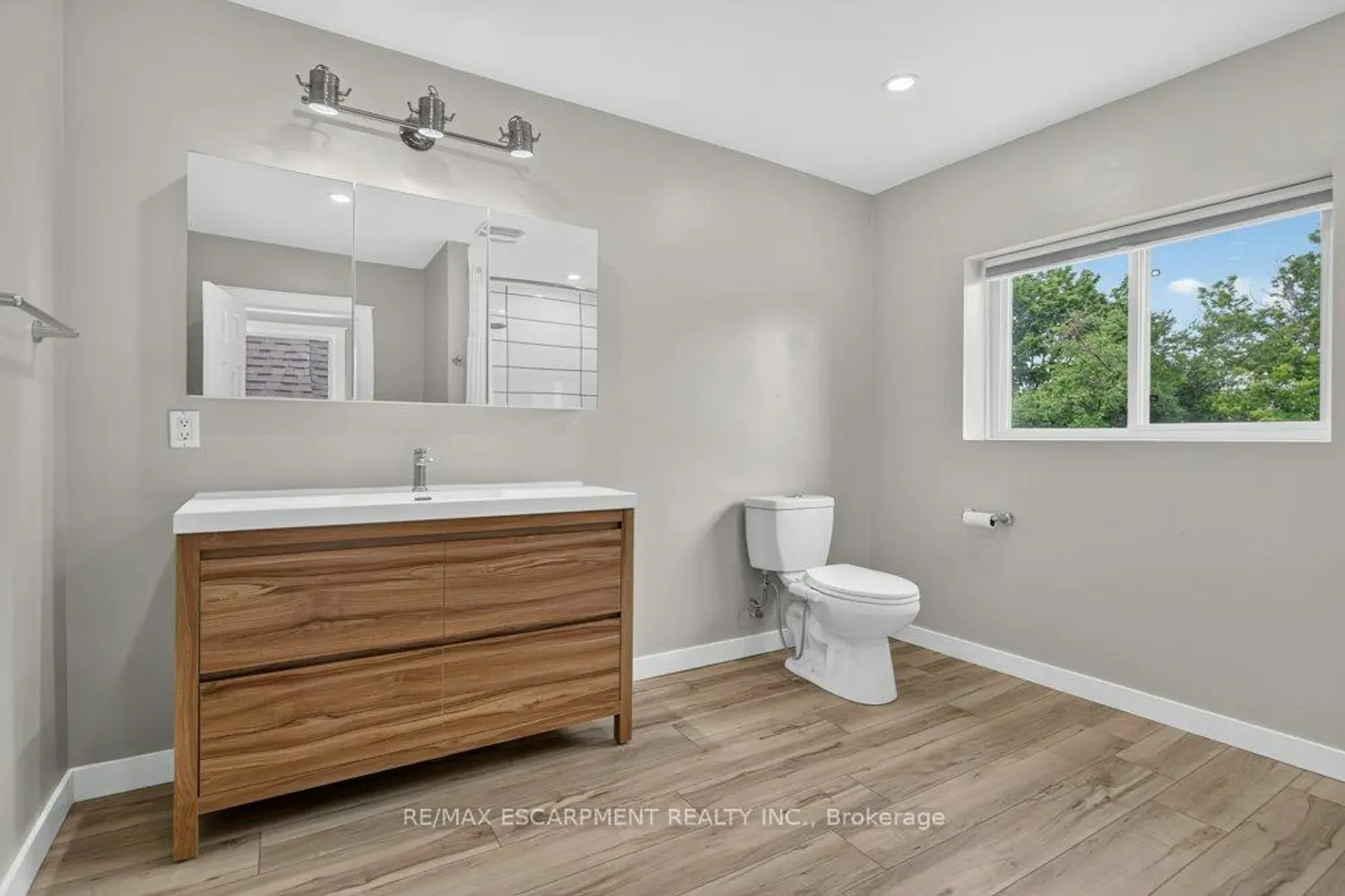 21 East Bend Avenue photo 2