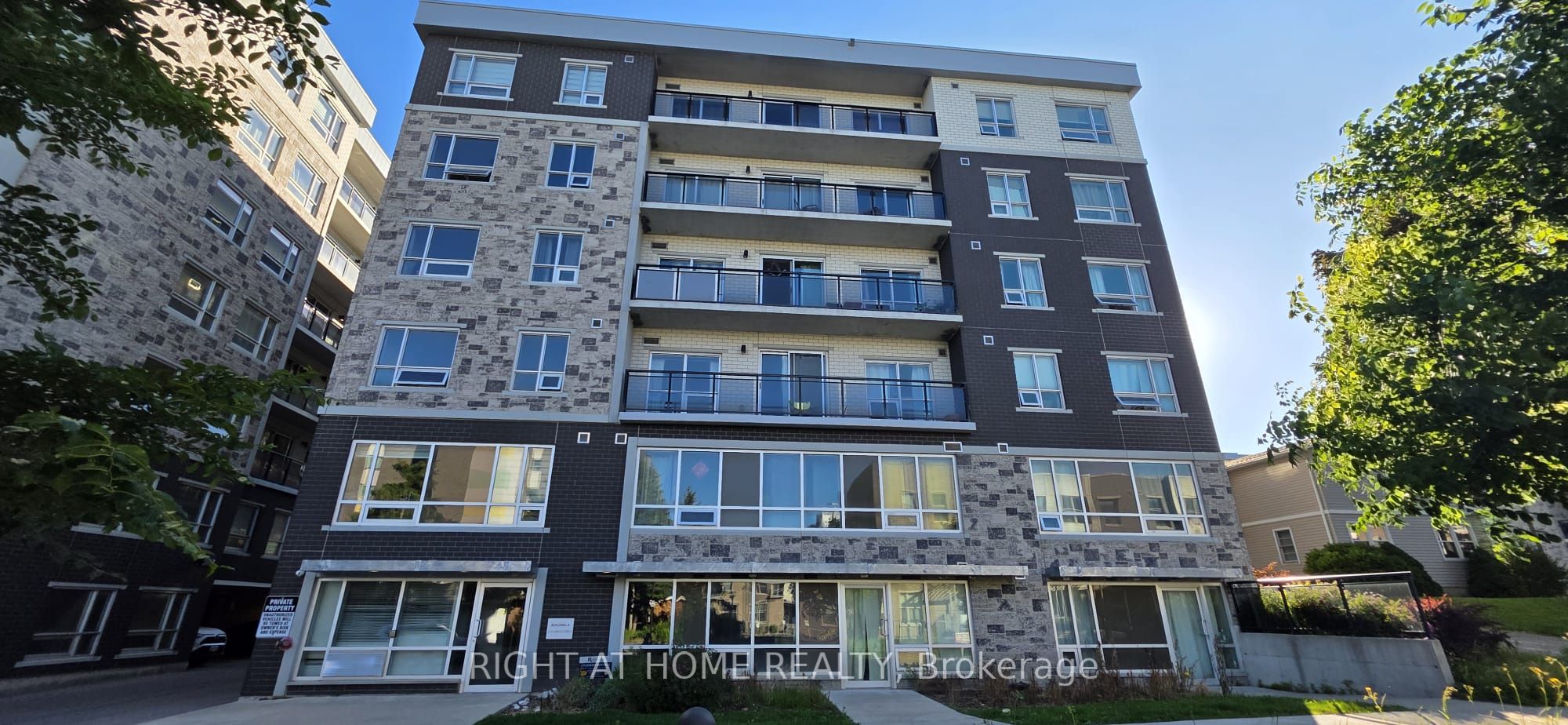 206-275A Larch Street, Waterloo, ON, N2L 0J1