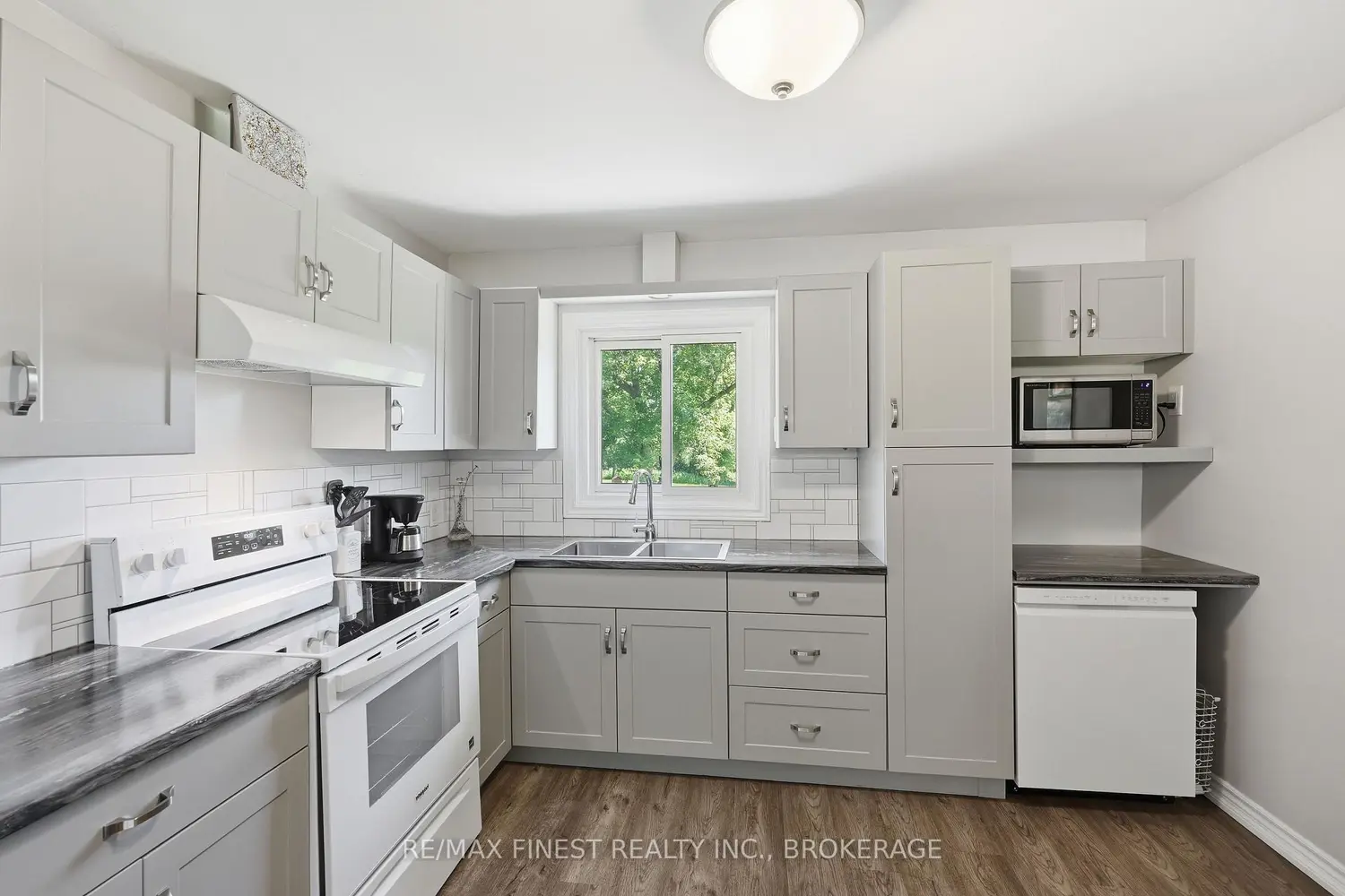 3700 Yarker Road photo 4
