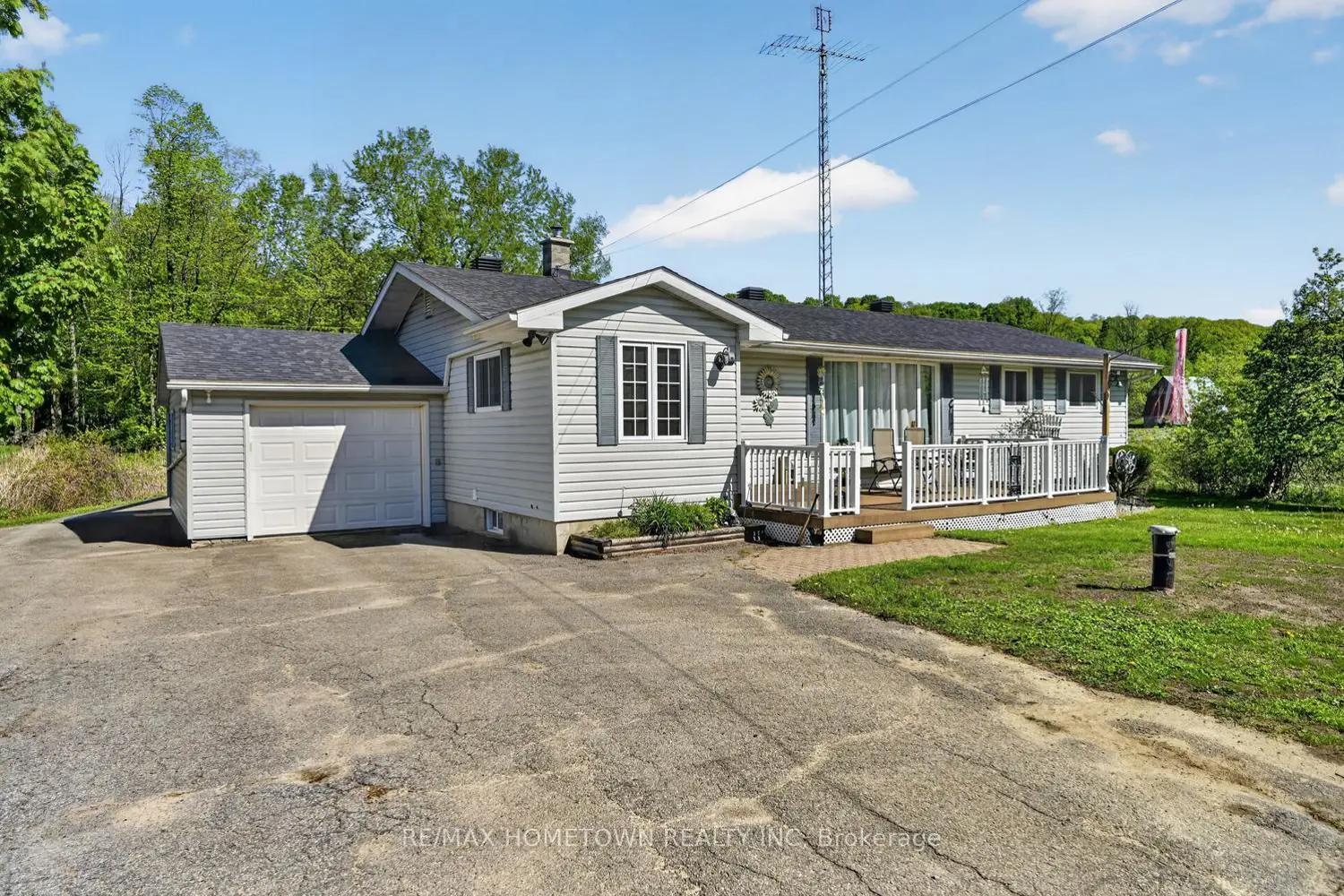 1404 Hallecks Road photo 2