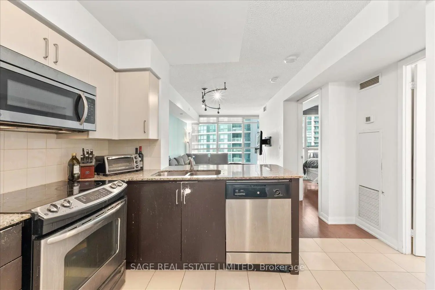 215 Sherway Gardens Road 905 photo 4