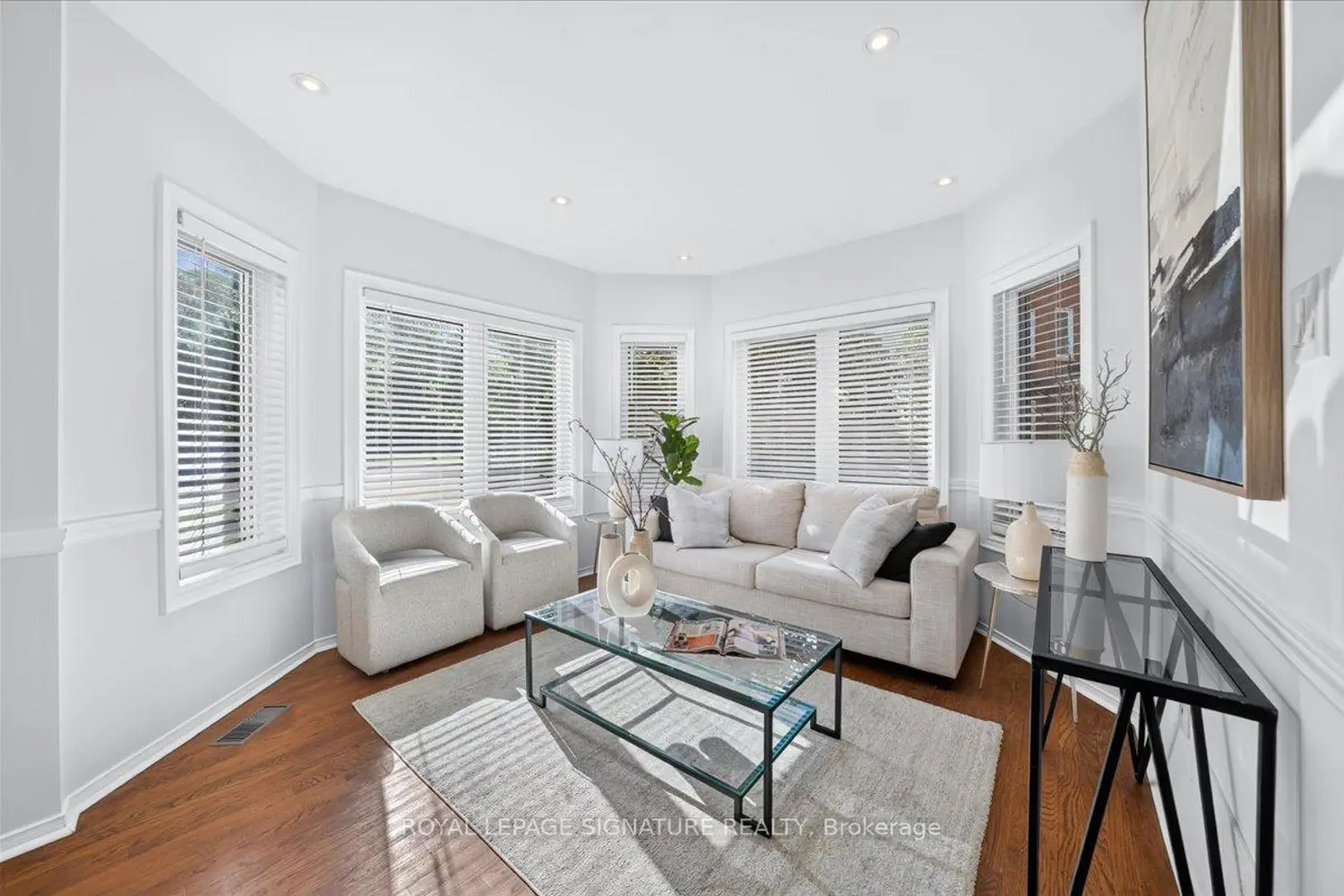 735 New Westminster Drive 59 photo 3