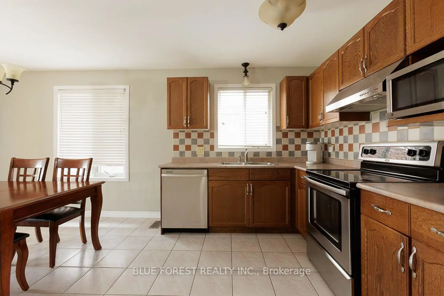 163 Emerald Road photo 2