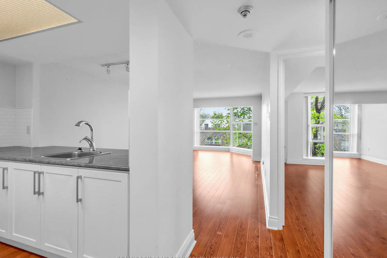 725 King Street 303 photo 5
