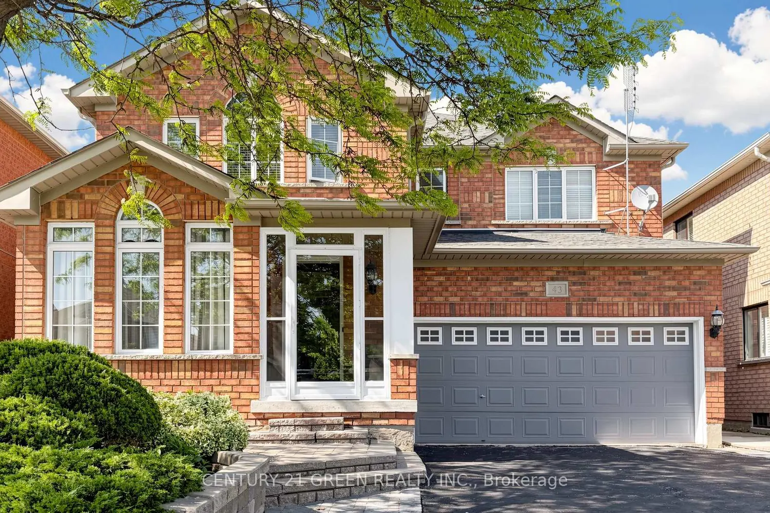 43 Hollowgrove Boulevard
