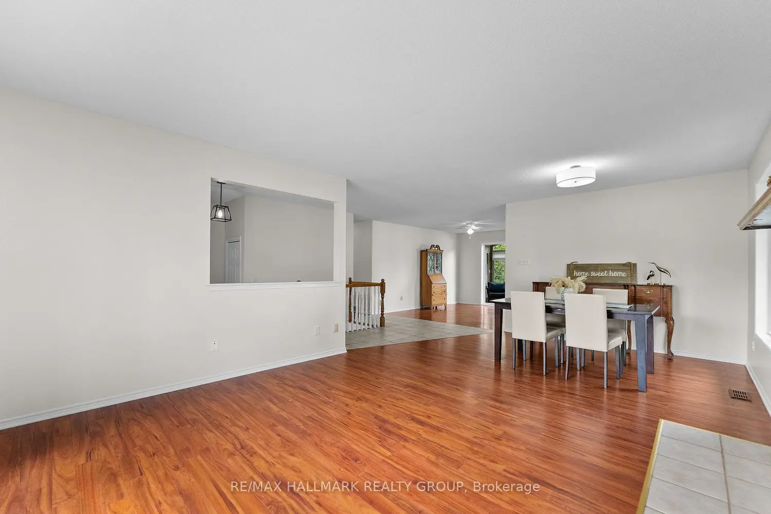 236 Vanier Crescent photo 5