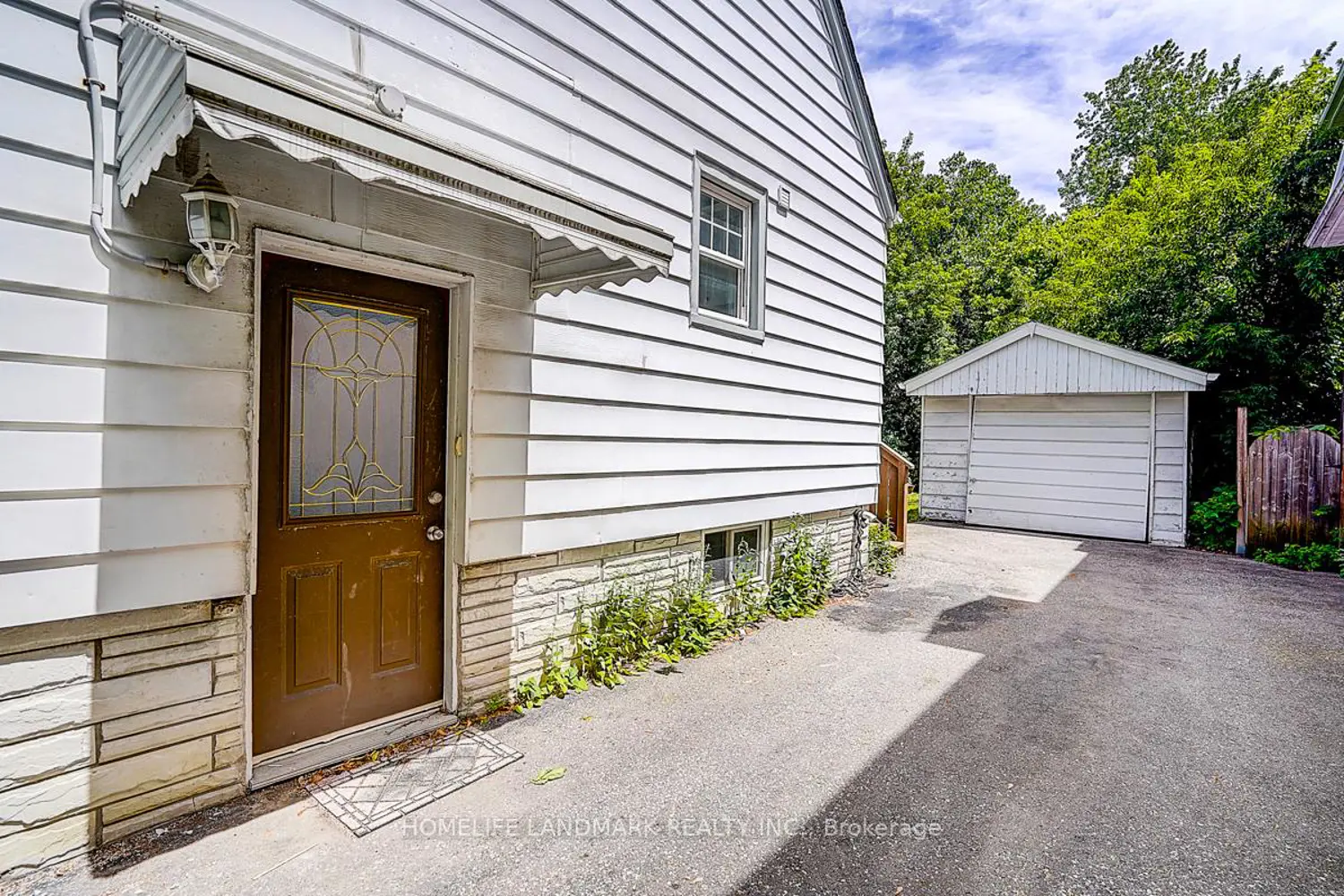 335 Willowdale Avenue photo 3