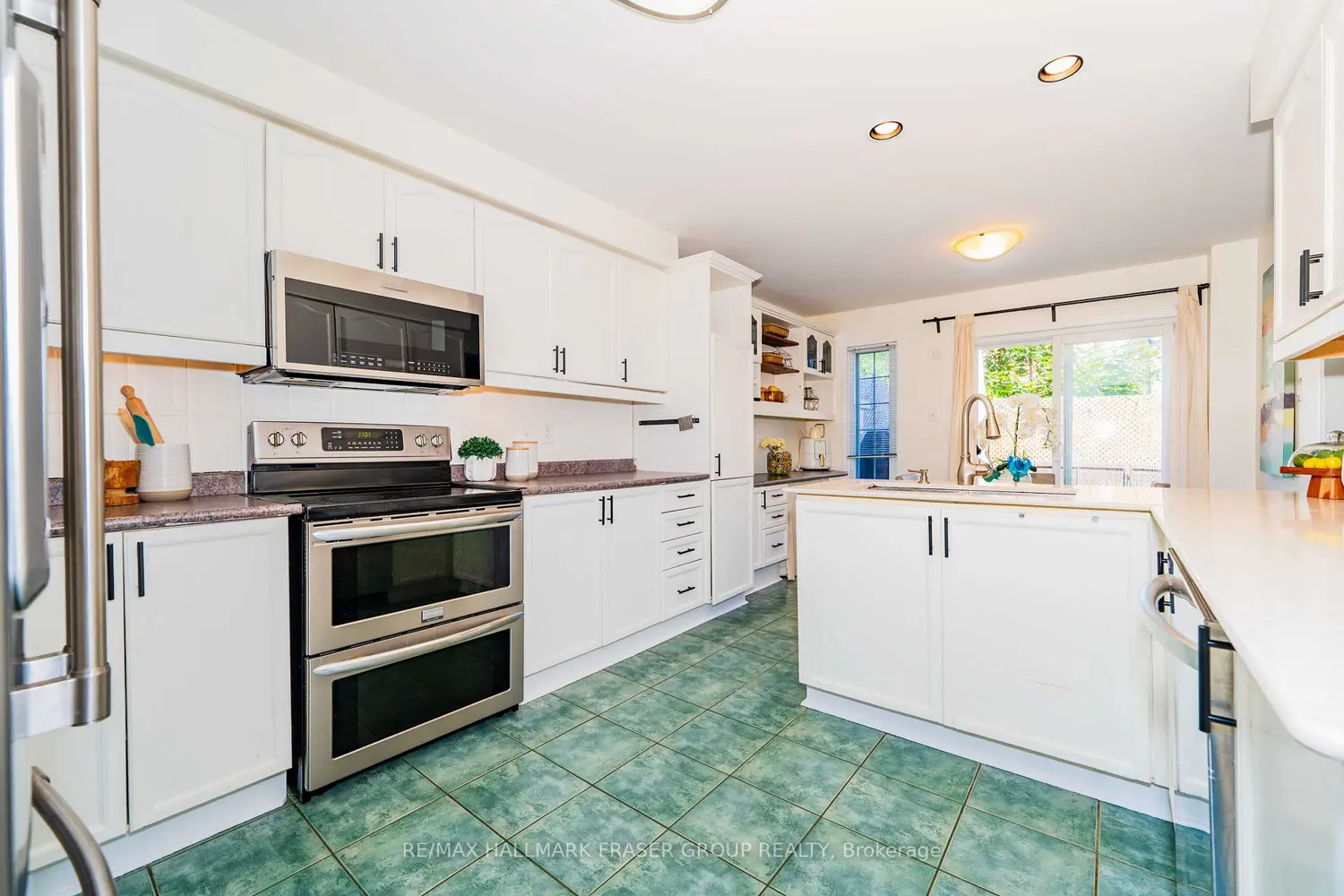 8 Iles Street photo 2