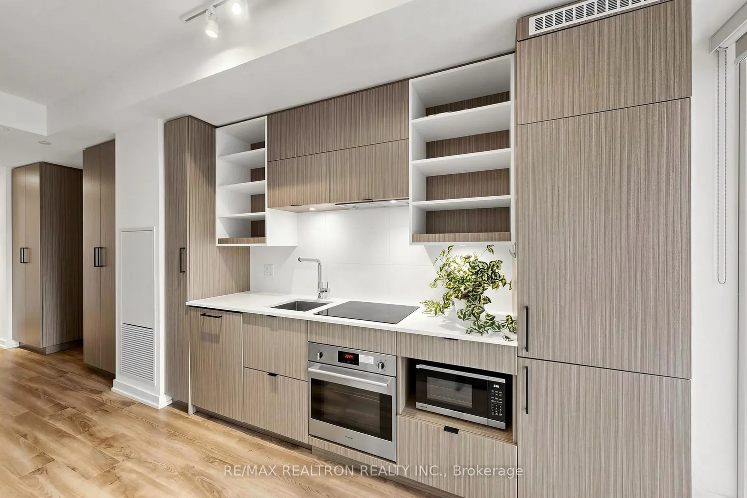 20 Edward Street 619 photo 4