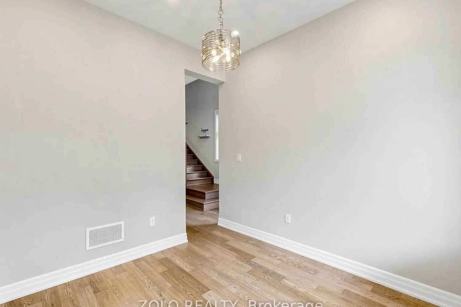 3061 William Cutmore Boulevard photo 4