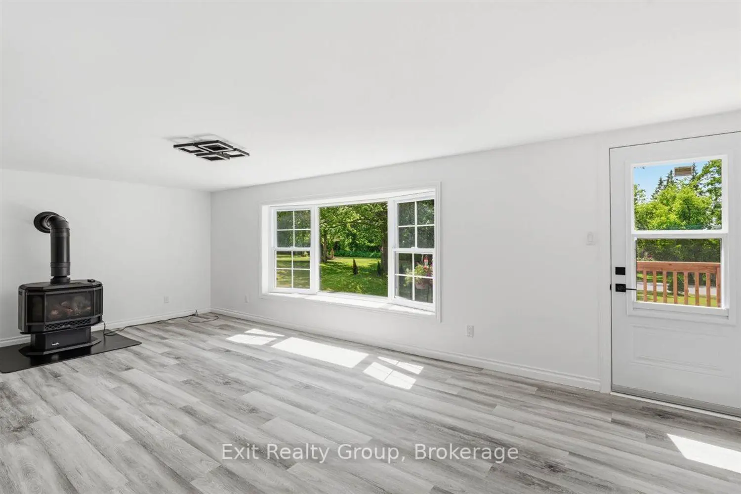 4826 Stirling-Marmora Road photo 3