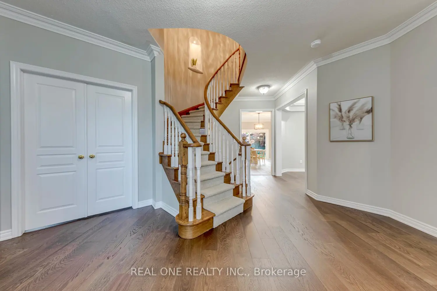 1205 Lindenrock Drive photo 2