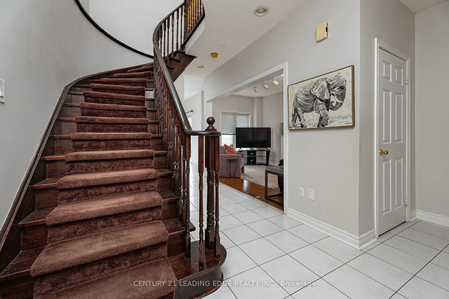 822 Surin Court photo 3