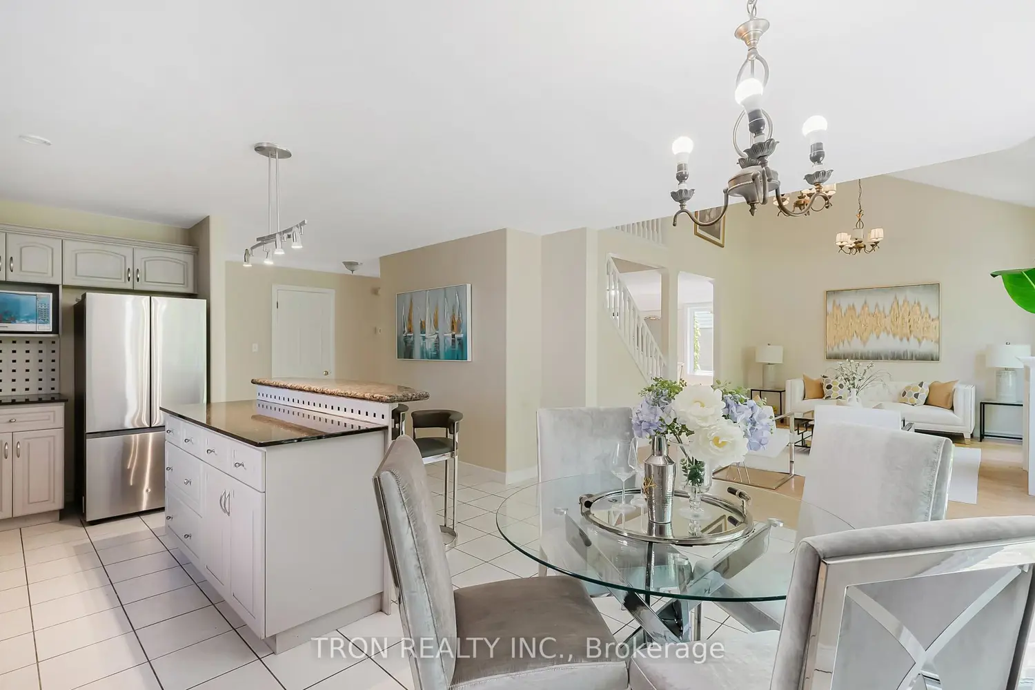 505 Yorkshire Drive photo 3